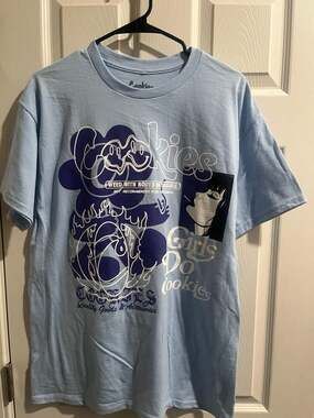 Cookies Girls Do Cookies Graphic T-Shirt Light Blue Size L